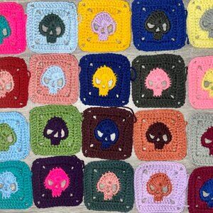 Lot of 20 4.5” ASSORTED  COLORS Crochet SKULL GRANNY SQUARES Afghan DIY Blanket